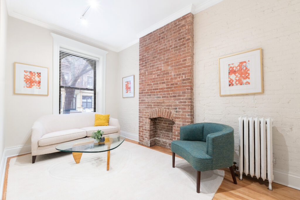 213 West 80th Street • 1W