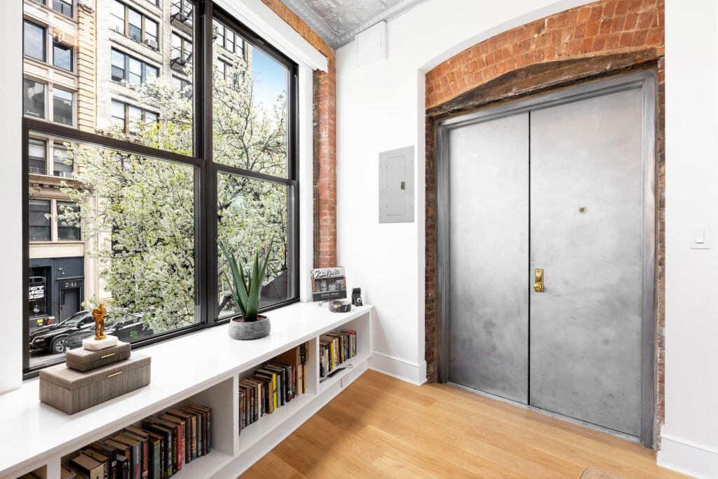 242 Lafayette Street • 2N